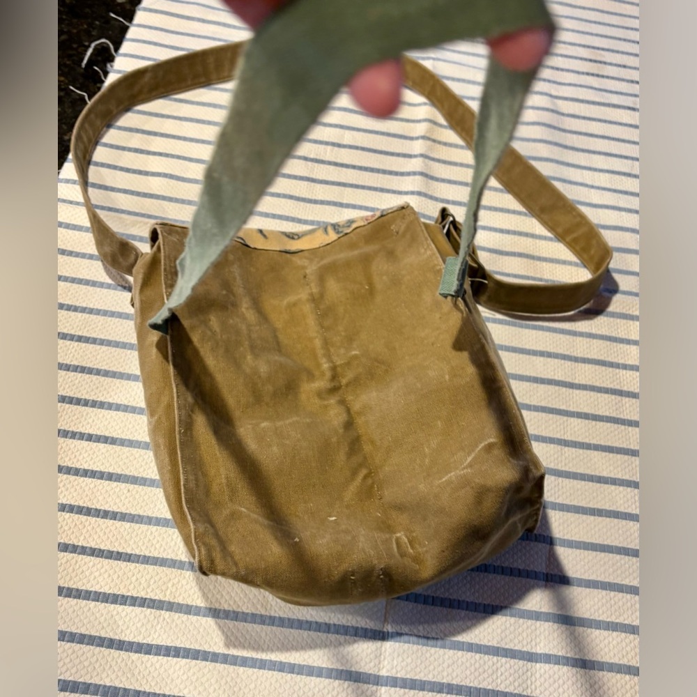 ⭐️Unique Crossbody Convertible Rucksack⭐️ - Picture 11 of 16